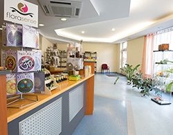 Üzlet és bemutatóterem