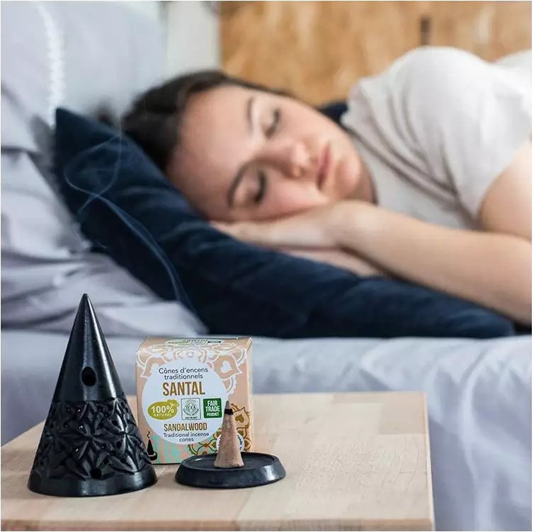 100% természetes füstölőkúp - meleg, fás, édes ellazító illat - megnyugvás, relaxáció, mély álmok