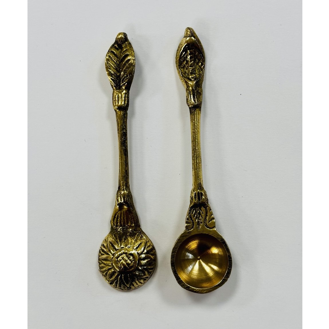 Dekoratív, mély adagolókanál 100% természetes füstölőszerek égetéséhez/ füstöléséhez.